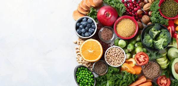 Egészség vegán és vegetáriánus ételek koncepciója. — Stock Fotó