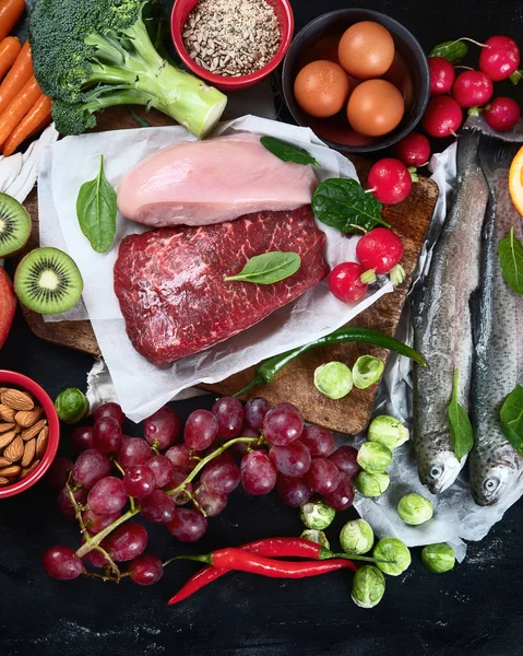 Verschiedene Paläo Diätprodukte Auf Schwarzem Hintergrund Kohlenhydratarme Ernährung Ansicht Von — Stockfoto