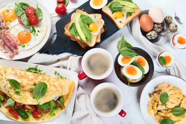 Traditionele Eiergerechten Voor Het Ontbijt Essentiële Manieren Een Koken Ontbijt — Stockfoto
