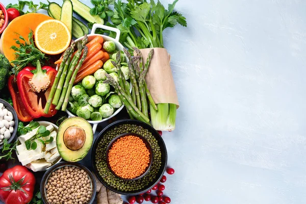 野菜のための生の健康食品 野菜のアルブメンソース 植物タンパク質 ビタミン ミネラル 抗酸化物質が高い食品 ビーガン ベジタリアンフードのコンセプト コピースペース付きのトップビュー — ストック写真