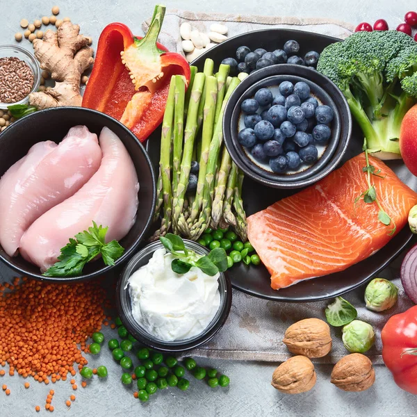 Selección Alimentos Saludables Sobre Fondo Gris Concepto Desintoxicación Dieta Limpia — Foto de Stock