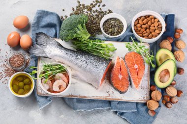 Omega-3 yağ asitli zengin gıdalar. Sağlıklı yağ, vitamin, mineral ve antioksidan açısından yüksek ürünler. 