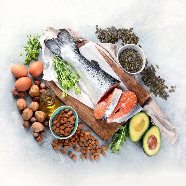 欧米加 3酸的来源 富含健康脂肪 维生素和抗氧化剂的食物 顶部视图 — 图库照片