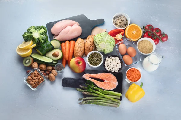 バランスの取れた食事の背景 きれいな食べ物の概念 ビタミンやミネラルとダイエット計画 トップ表示 — ストック写真
