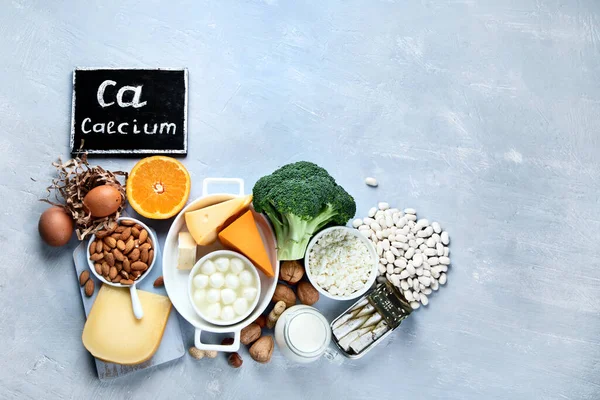 Kalciumrika Livsmedel För Hälsosam Kost Och För Immuna Boostig Ovanifrån — Stockfoto