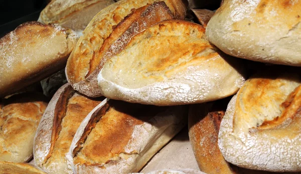 Frisch gebackenes Brot — Stockfoto