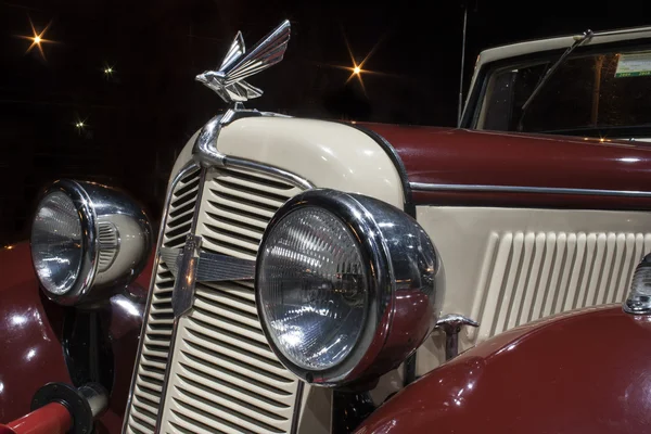 Carro clássico antigo — Fotografia de Stock