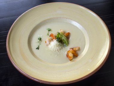 Krem-karides çorbası