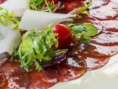 Et Carpaccio salata 