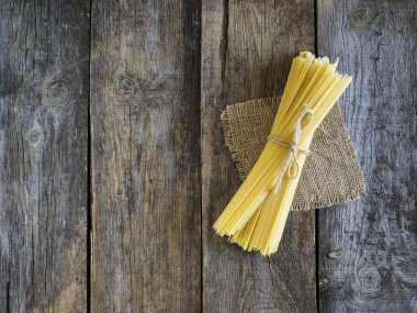 Spagetti ahşap tablo