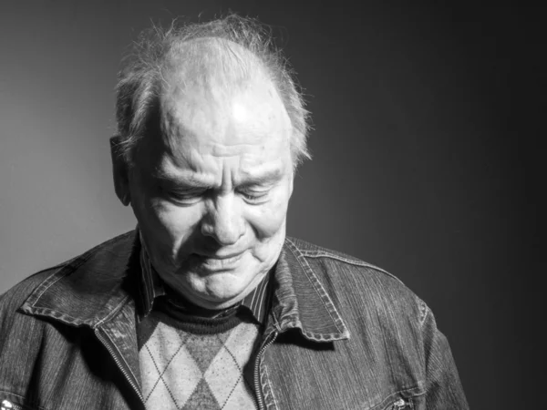 Portret van de bejaarde man — Stockfoto