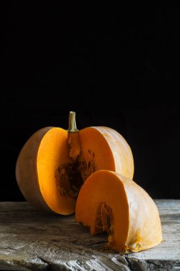 Ahşap yüzey üzerinde kabak