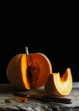 Ahşap yüzey üzerinde kabak