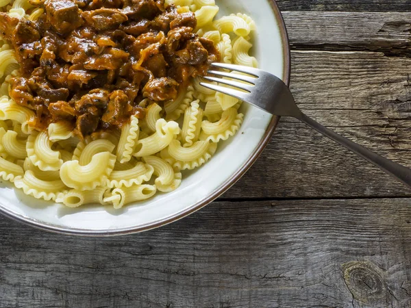 Nudeln mit Fleisch — Stockfoto