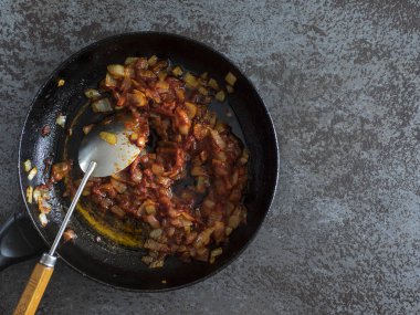 Haşlanmış havuç ve soğan Pan