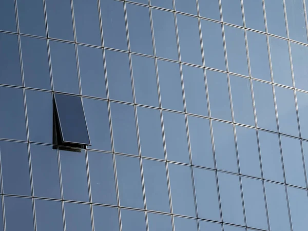Skyscraper With Opened Window — Stock Photo, Image
