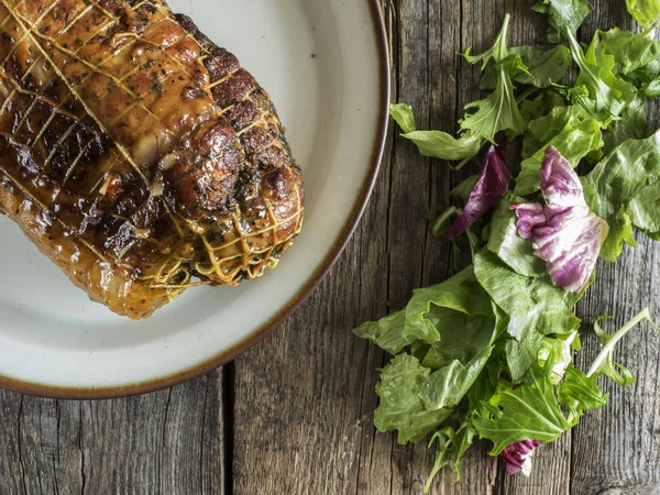 Gehaktbrood in vintage plaat — Stockfoto