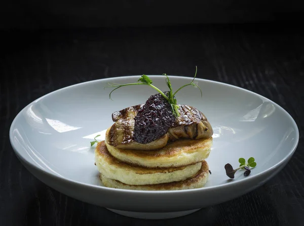 Panqueques con foie gras fritos — Foto de Stock