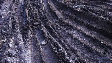 Tekerlek üzerinde izler