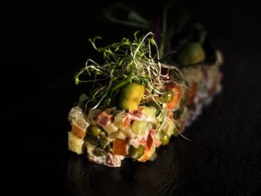 Vejetaryen salata olivier