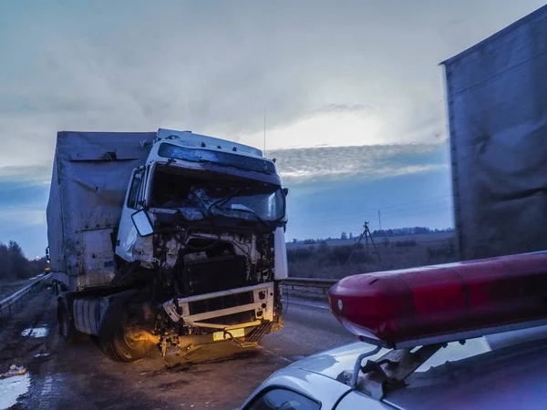 Vrachtwagen gewond tijdens een ongeval — Stockfoto