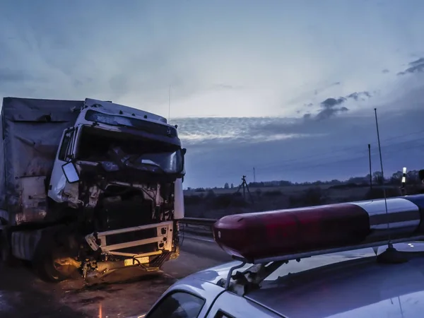 Kamion baleset során sérült — Stock Fotó