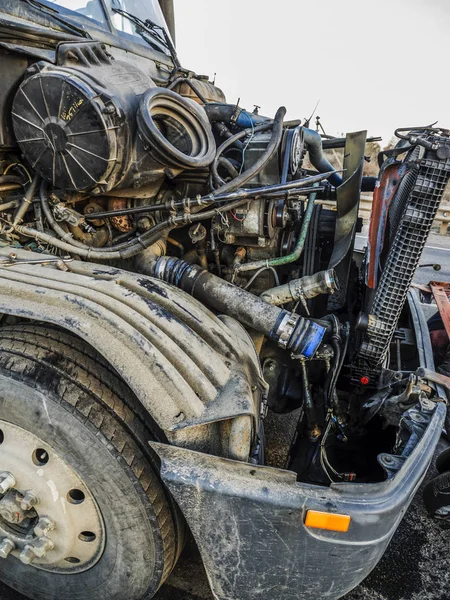 Beschadigd bij ongeluk vrachtwagen — Stockfoto