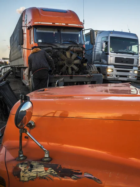 Camión dañado en accidente —  Fotos de Stock