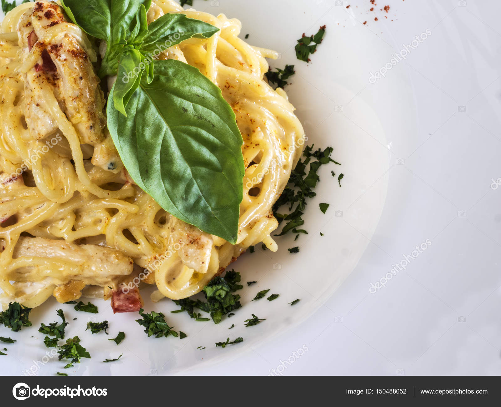 Baharatlı Tavuk Soslu Tagliatelle Tarifi Baharatlı Tavuk Soslu Tagliatelle Tarifi