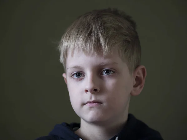 Caucasian boy looking at camera — Stock Photo, Image