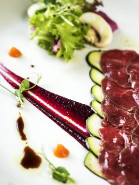 Et Carpaccio salata 