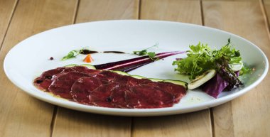 Et Carpaccio salata 