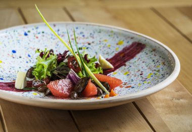 Bıldırcın karaciğer salata 