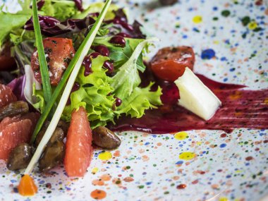 Bıldırcın karaciğer salata 