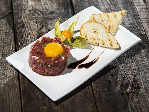Raw steak tatar