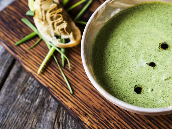 Sopa de crema con espinacas — Foto de Stock