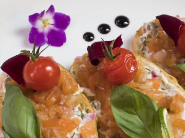 Bruschetta krem peynir ve balık