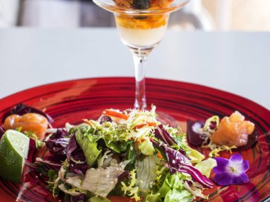 Kral ile salata karides