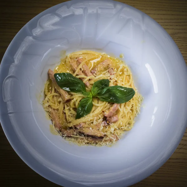 Spaghetti alla carbonara a — Foto Stock