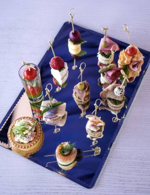 Farklı kanepeler kümesi