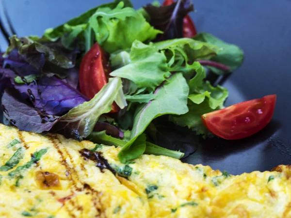 Dışarı 2 yumurta omlet,