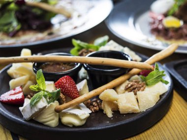 İtalyan chesse plaka