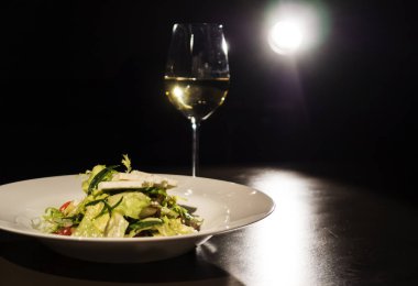 Armut ve üzüm salatası