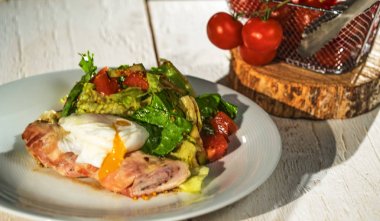 Rulo ile taze salata 