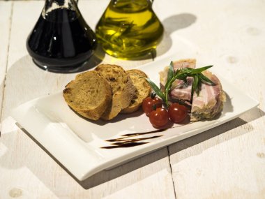 Pastırma birlikte terrine