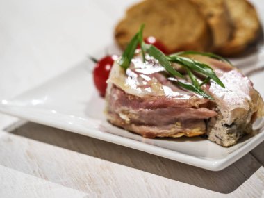 Pastırma birlikte terrine