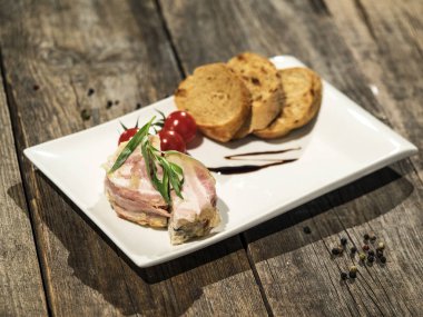 Pastırma birlikte terrine