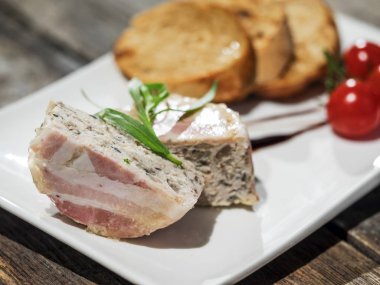 Pastırma birlikte terrine