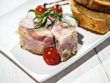 Pastırma birlikte terrine