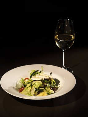 Armut ve üzüm salatası